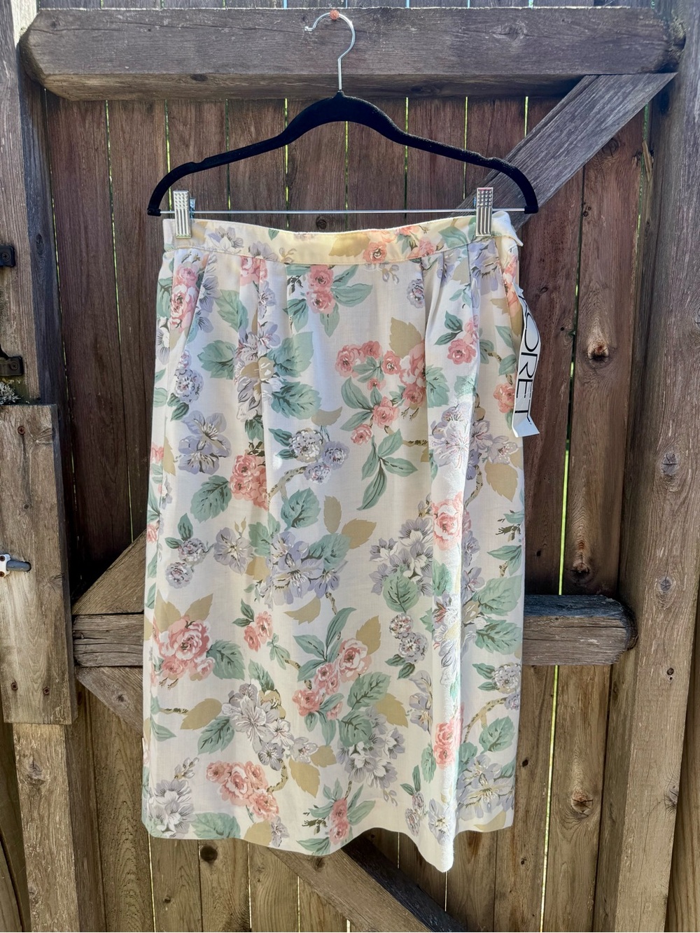 Koret Vintage Floral Midi Skirt with Pastel Pink, Green Floral Print NWT